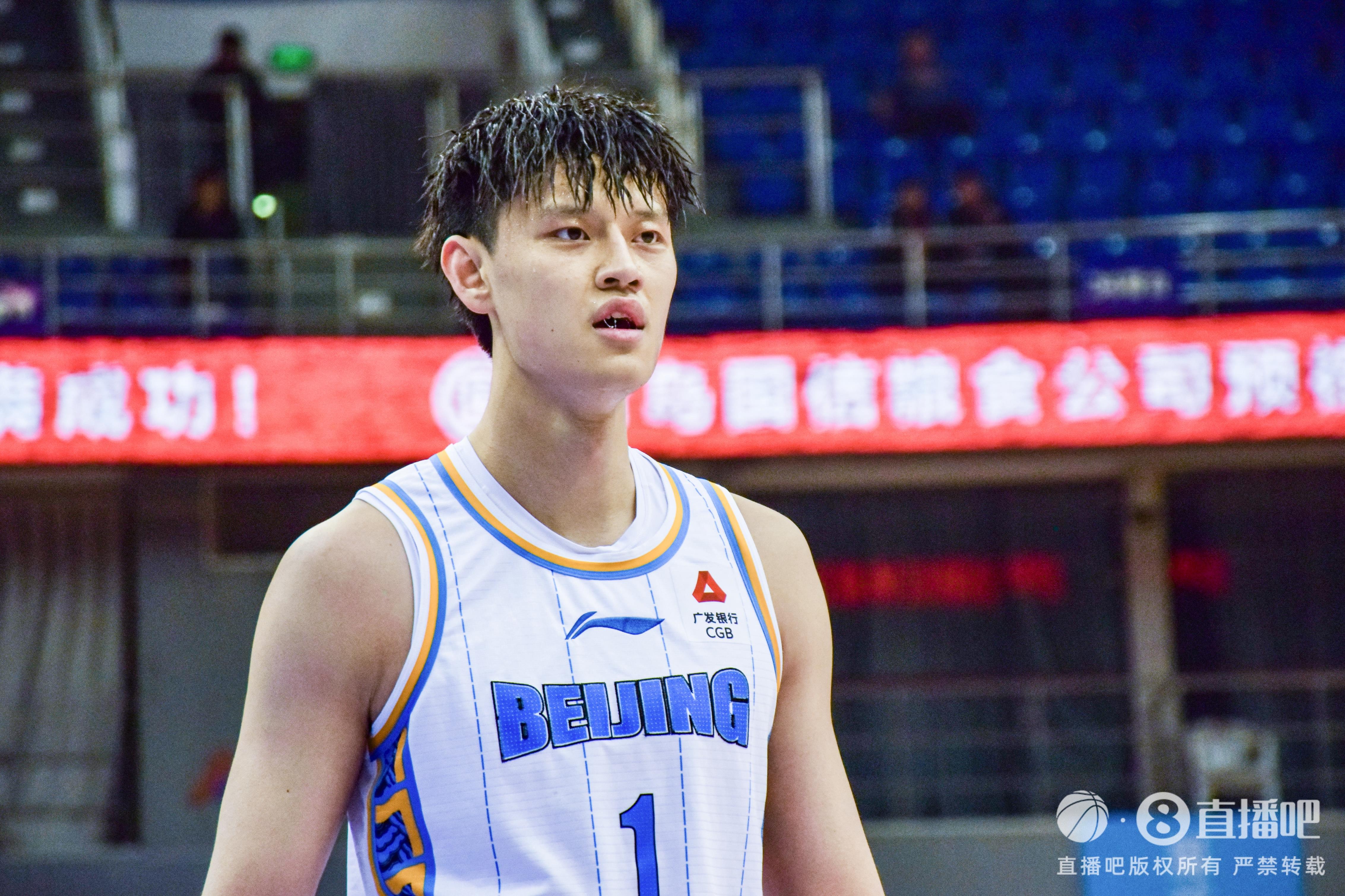 7次大帽相當(dāng)炸裂！曾凡博替補(bǔ)砍16分7板7帽 大帽絕殺遼寧！